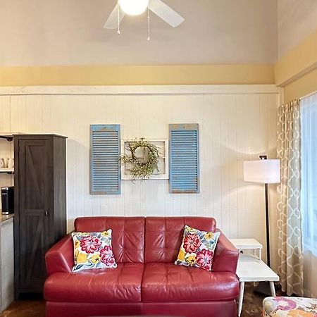 Haven At Hazel~Downtown Bungalow Demorest Exterior foto